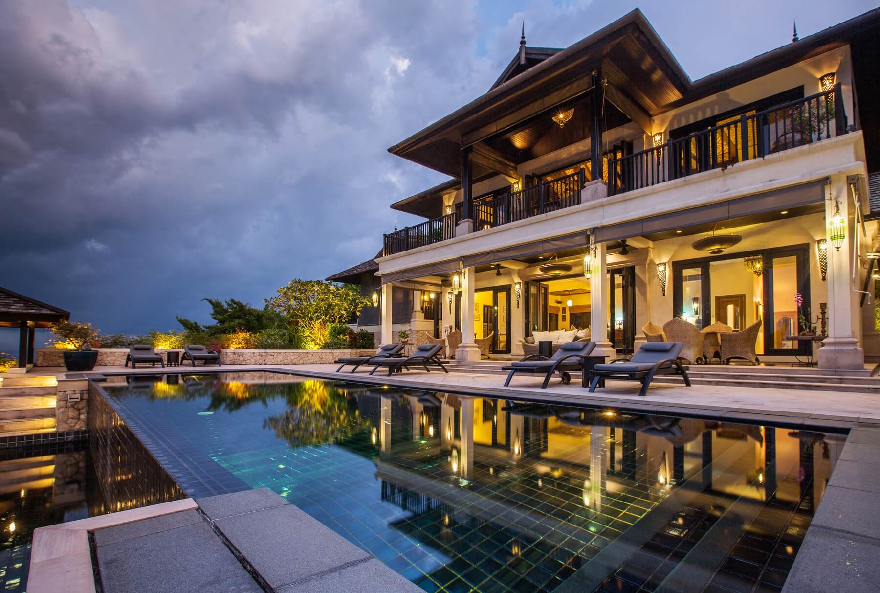 diamond decks and pools landscaping
